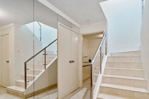 Cottesloe Ocean View House - Travel Search 5