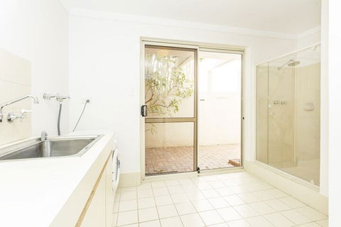 Cottesloe Ocean View House - Travel Search 7