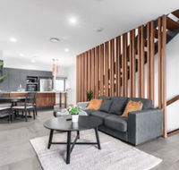 Manhattan Terrace House