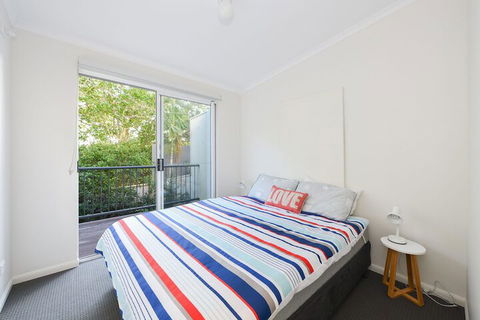 Seamistral - 1/21 Oriole Avenue - Travel Search 2