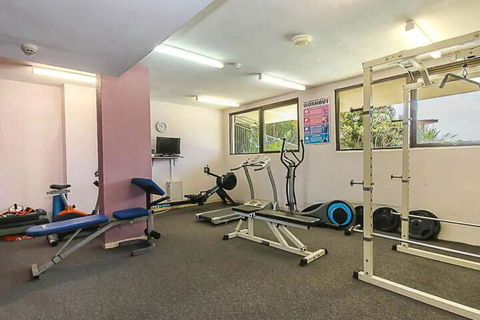 Spacious 2 Bedroom Apartment With Panoramic Views - Travel Search 7