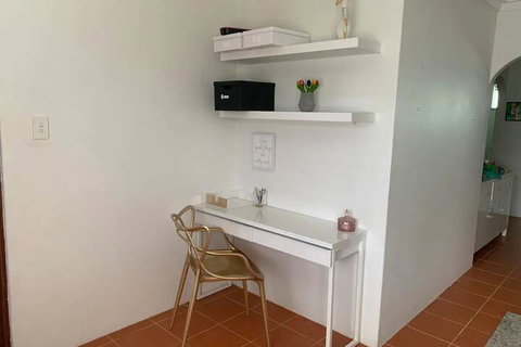 Safe & Secure 2 Bedroom Villa - Travel Agents 4