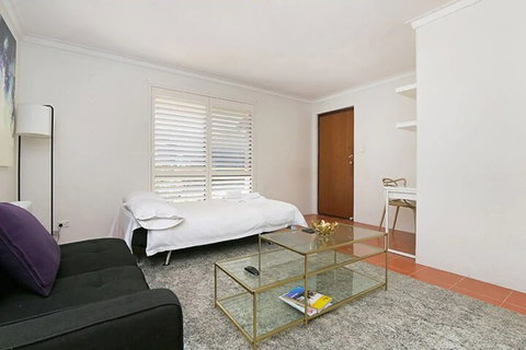 Safe & Secure 2 Bedroom Villa - Travel Agents 5