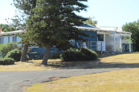Storm Bay Cottage - Cruises Travel 1