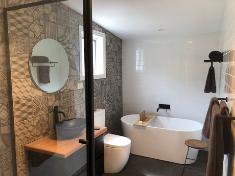 Mole Creek Hideaway - Tourism Guide 0