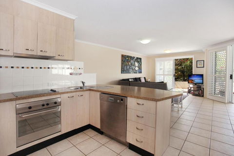 Unit 3 On The Park Coolum Beach - Travel Search 1