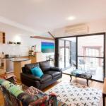 Windows On Pakenham - Travel Search 0