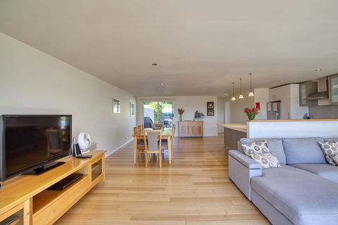 Quarterdeck Apartment - Travel Search 5
