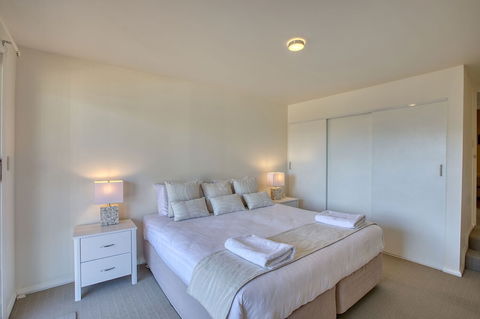 Quarterdeck Apartment - Travel Search 4