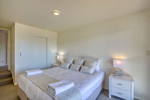 Quarterdeck Apartment - Travel Search 3