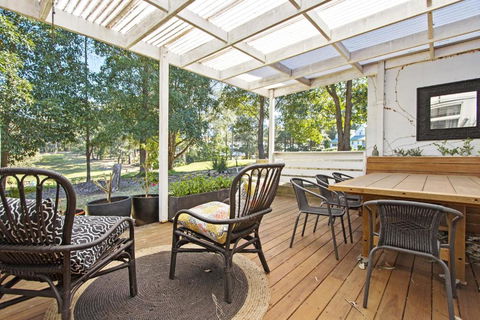 Golfers Getaway Mollymook Augusta Place 14 / 13 15 - Travel Search 7