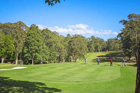Golfers Getaway Mollymook Augusta Place 14 / 13 15 - Travel Search 5