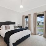 GUILDFORD COTTAGE - Travel Search 0