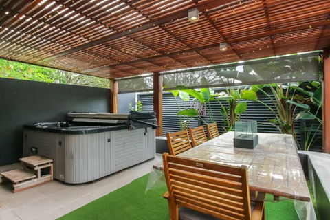 Spacious 2 Bedroom Apartment In Ascot With Large Private Garden - Cruises Travel 7