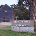 Herons Rise Vineyard Accommodation - Travel Agents 0