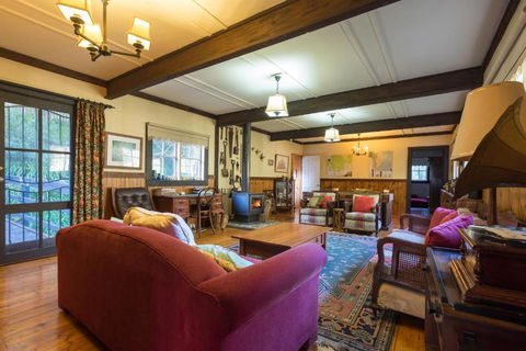Walhalla Coach House - Tourism Guide 6