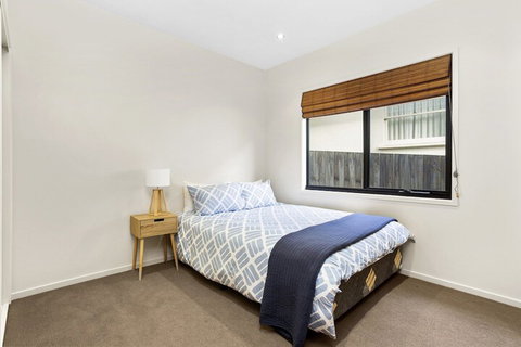 Ocean Views On Nicholson - Travel Agents 6