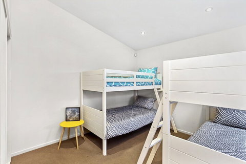 Ocean Views On Nicholson - Travel Agents 7