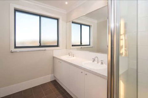 Jay's Beach House - Cruises Travel 3