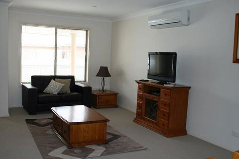 Breakaway Apartments - Tourism Guide 1