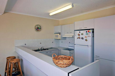 Bright & Comfortable In Quiet Location - Travel Search 5