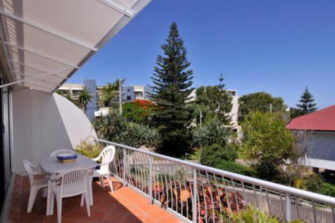 Bright & Comfortable In Quiet Location - Travel Search 4
