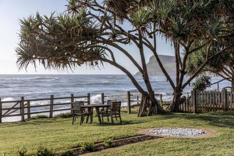 Beachside Lennox - Tourism Guide 6