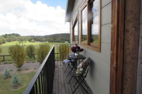 The Loch An Idyllic Country Escape - Tourism Guide 7