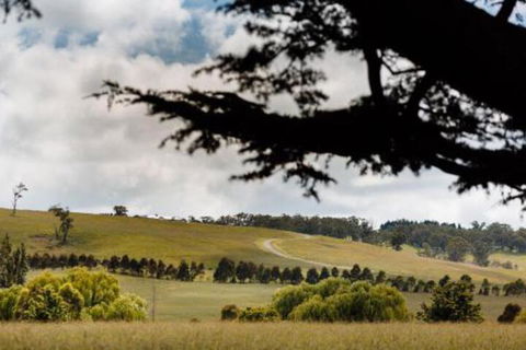 The Loch An Idyllic Country Escape - Tourism Guide 4
