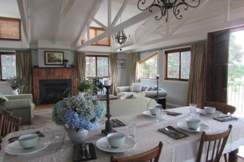 The Loch An Idyllic Country Escape - Tourism Guide 0