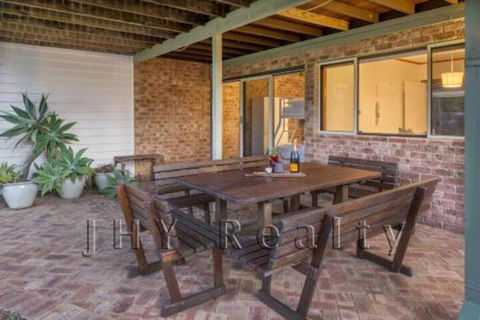 Coastal Cottage - Travel Search 6