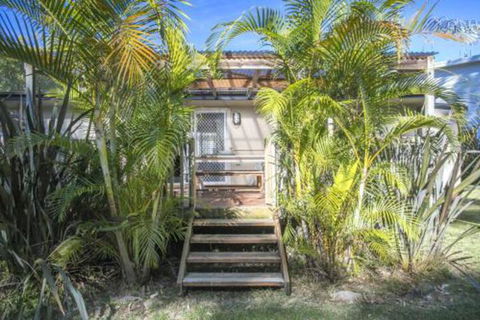 MOLLYMOOK BEACH COTTAGE - Tourism Guide 5