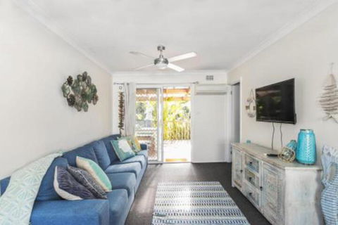 MOLLYMOOK BEACH COTTAGE - Tourism Guide 4
