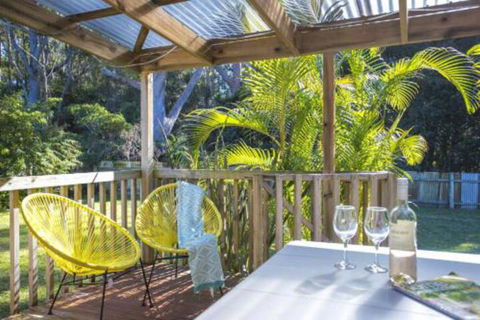 MOLLYMOOK BEACH COTTAGE - Tourism Guide 0