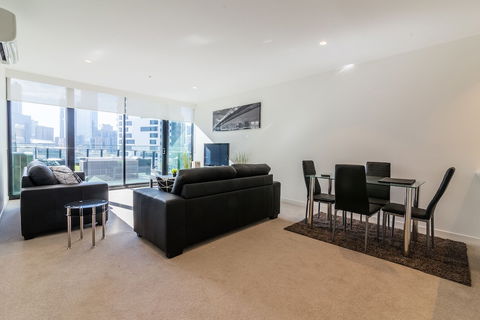 MJ Shortstay Apartments - Platinum Tower - Tourism Guide 5