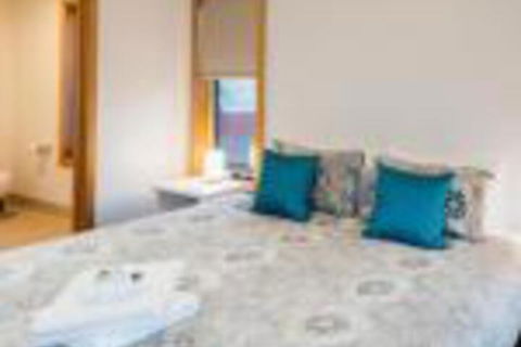 Base Camp - Travel Search 0