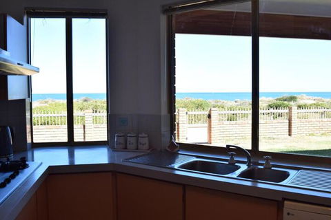 Watersun Beach House - Cruises Travel 4