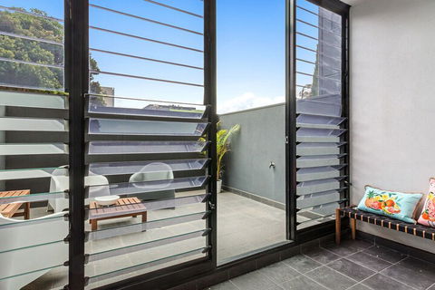 GRATTAN A Premier Location & Modern Space - Travel Search 6