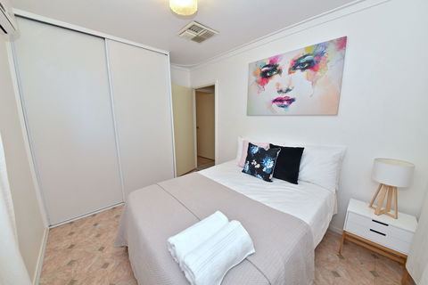 Comfy Home Near Airport & City 2280 - Cruises Travel 2