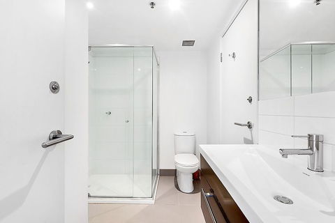 JOYCE, 1BDR Southbank Apartment - Tourism Guide 4