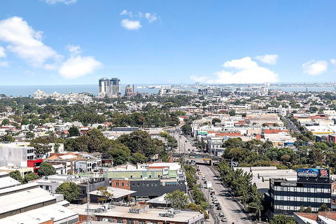 JOYCE, 1BDR Southbank Apartment - Tourism Guide 0