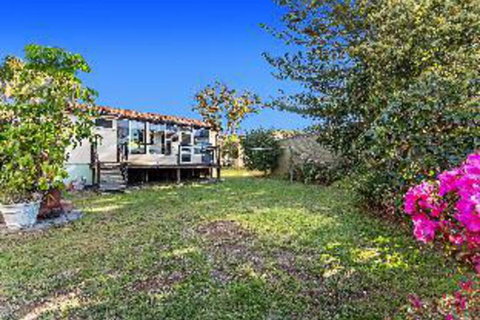 1 Bedroom House Government Road No. 102 PET FRIENDLY - Tourism Guide 2