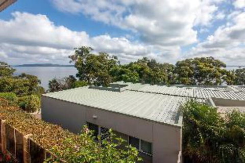 3 Bedroom Villa Moy At Nelson Bay 2 / 30 Thurlow Avenue FREE WIFI - Travel Agents 1