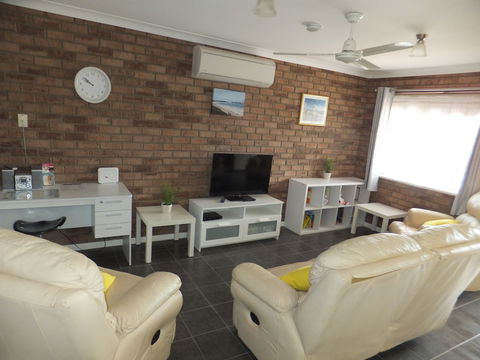 Ocean Beach Chalet 18 - Travel Search 3