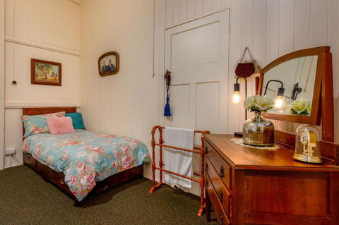 Dillons Cottage - Travel Search 1