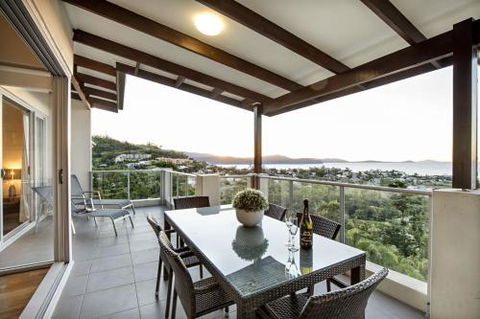 Oscars View Airlie Beach - Tourism Guide 4