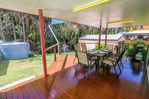 McLeods - Travel Agents 4