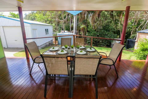 McLeods - Travel Agents 1