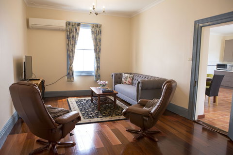 Spencer Cottage - Tourism Guide 3