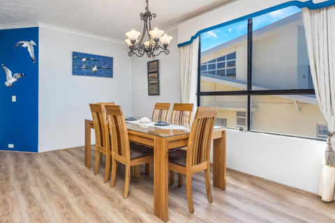 Sunset Sails Redcliffe - Travel Agents 5